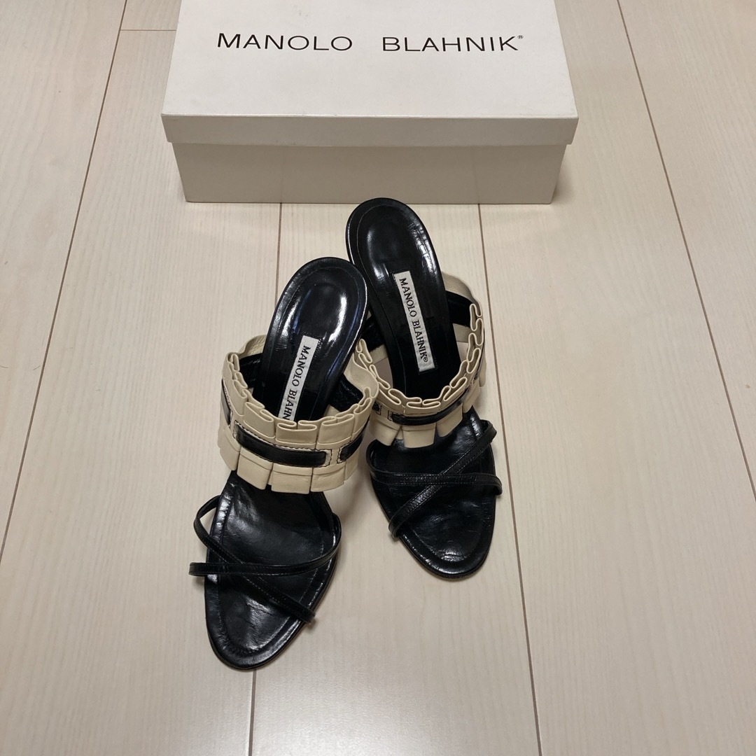 MANOLO BLAHNIK(マノロブラニク)のMANOLO  BLAHNIK  ミュール レディースの靴/シューズ(ミュール)の商品写真