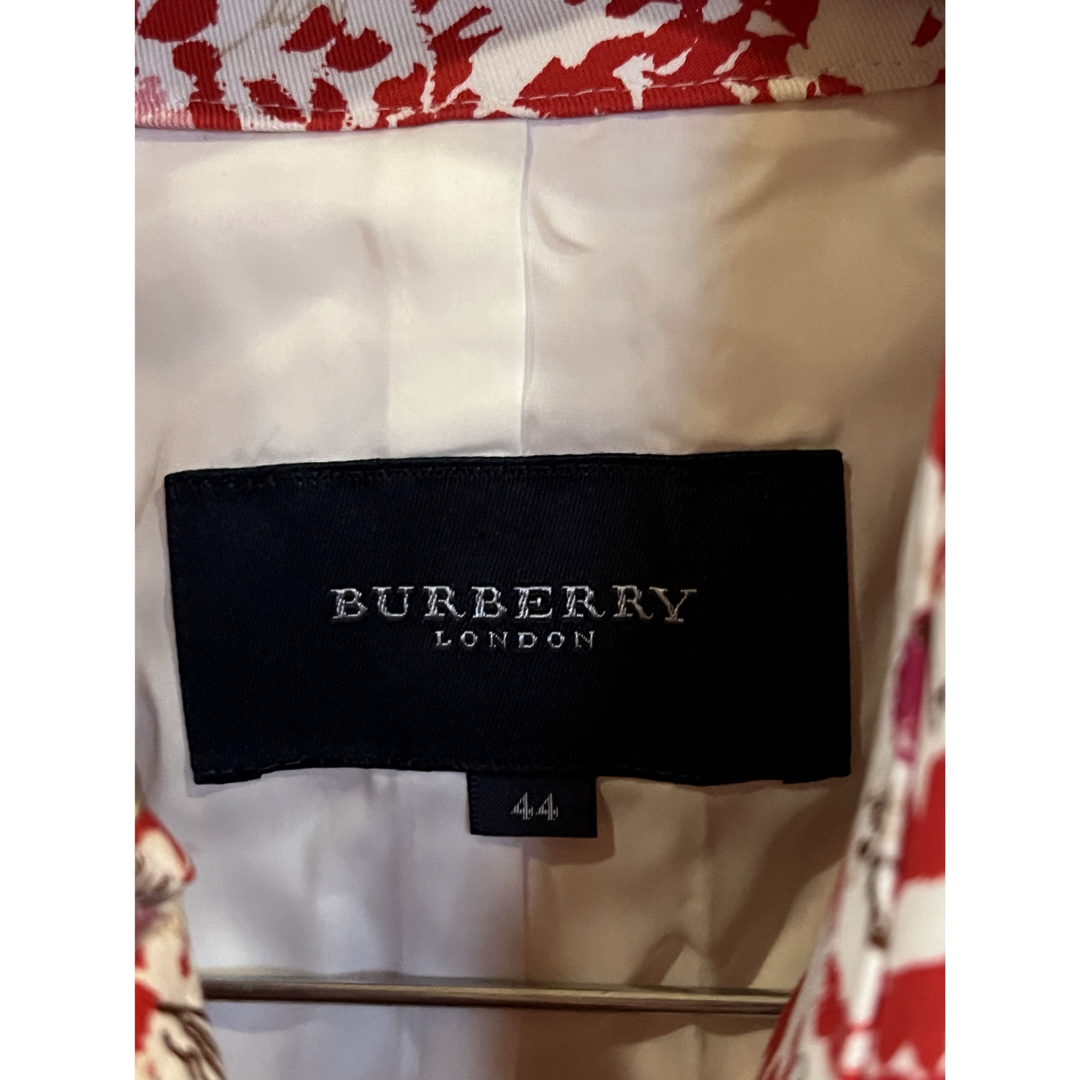 BURBERRY(バーバリー)のバーバリー　コート レディースのジャケット/アウター(トレンチコート)の商品写真