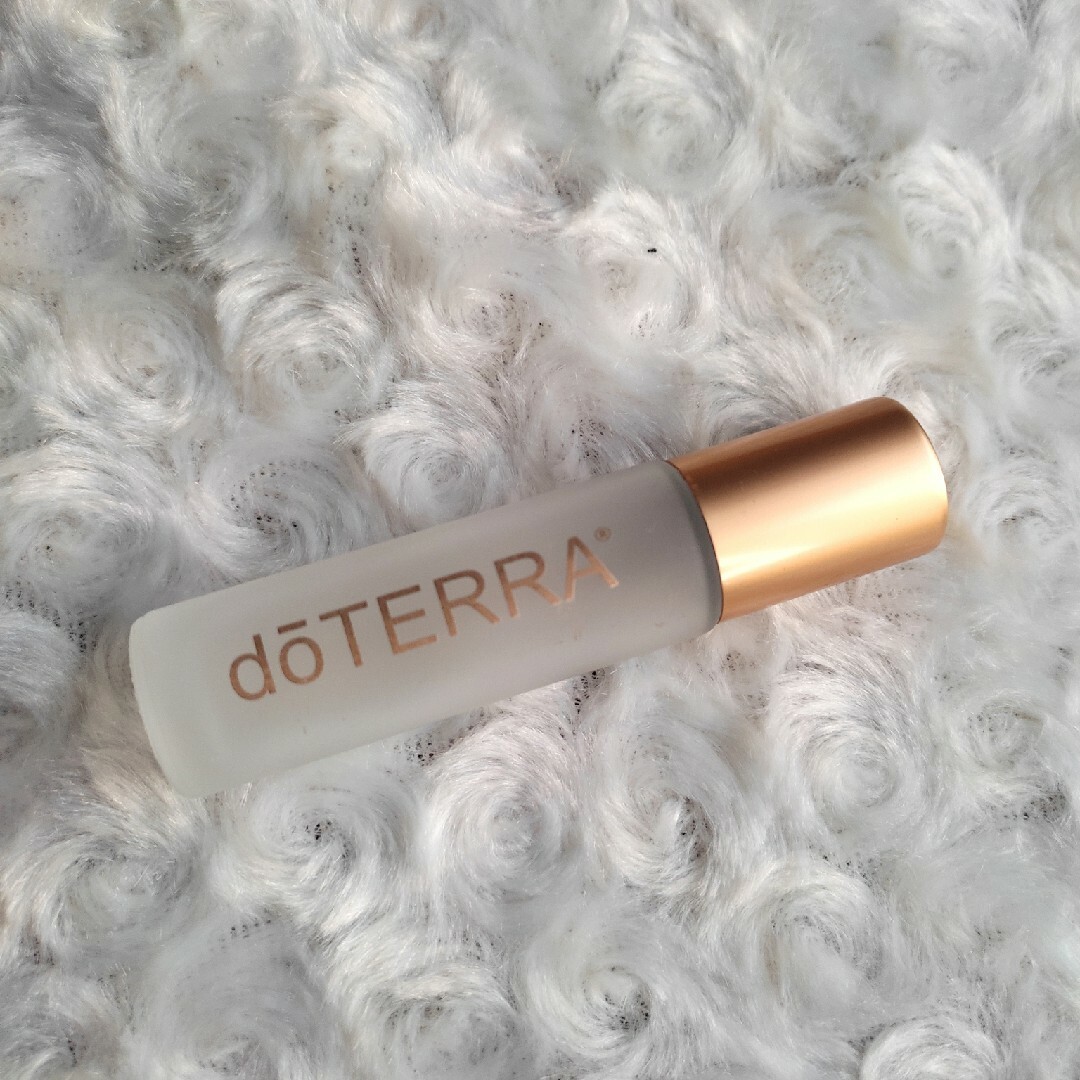 ドテラ　doTERRA　ロールオンボトル　メモリ入り コスメ/美容のリラクゼーション(エッセンシャルオイル（精油）)の商品写真