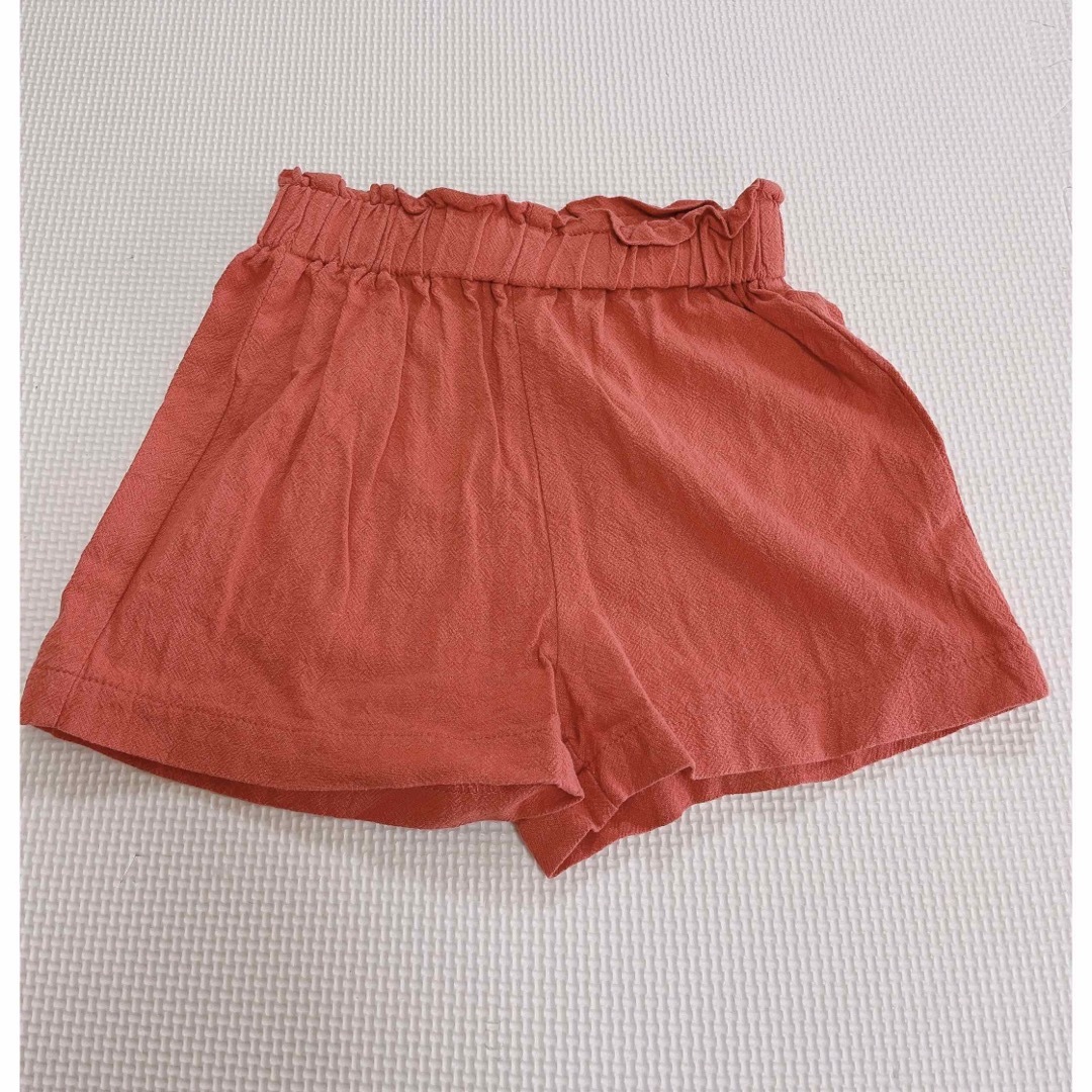SHEIN(シーイン)のSHEIN キッズ ショートパンツ 赤 100サイズ キッズ/ベビー/マタニティのキッズ服女の子用(90cm~)(パンツ/スパッツ)の商品写真