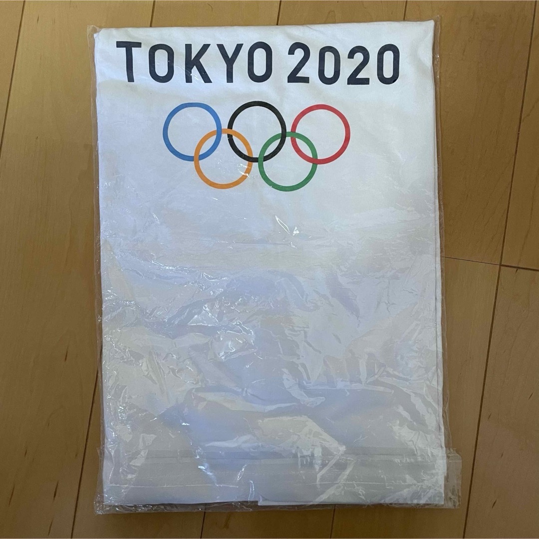 東京2020オリンピック　エンブレムTシャツ エンタメ/ホビーのコレクション(ノベルティグッズ)の商品写真