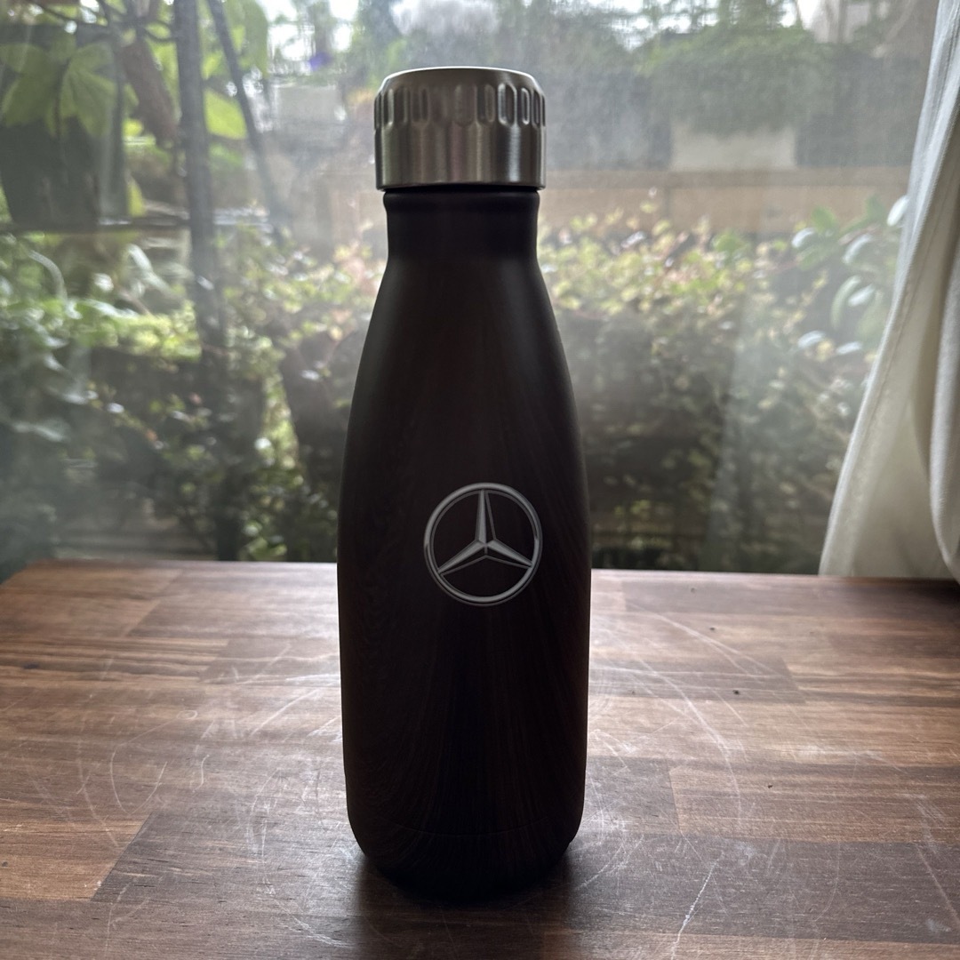 Mercedes-Benz(メルセデスベンツ)のメルセデスベンツオリジナル真空二層ステンレスボトル　水筒 エンタメ/ホビーのコレクション(ノベルティグッズ)の商品写真