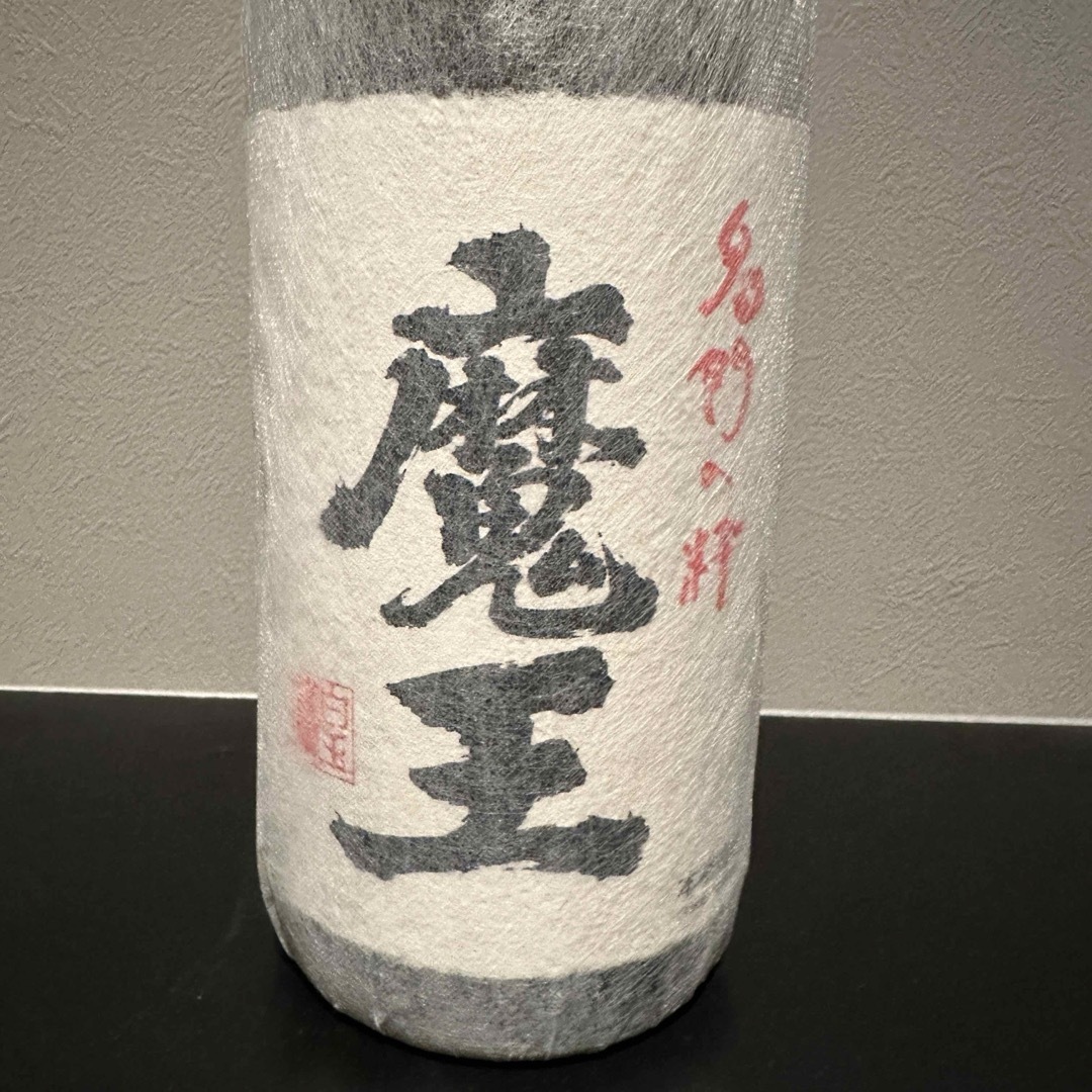 白玉醸造(シラタマジョウゾウ)の魔王 芋焼酎 未開封 1.8L 食品/飲料/酒の酒(焼酎)の商品写真