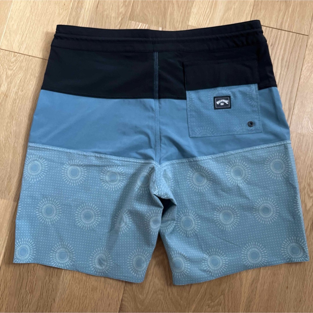 billabong(ビラボン)のビラボン　新品　Billabongメンズ水着　ショートパンツ　サイズ　30 メンズの水着/浴衣(水着)の商品写真