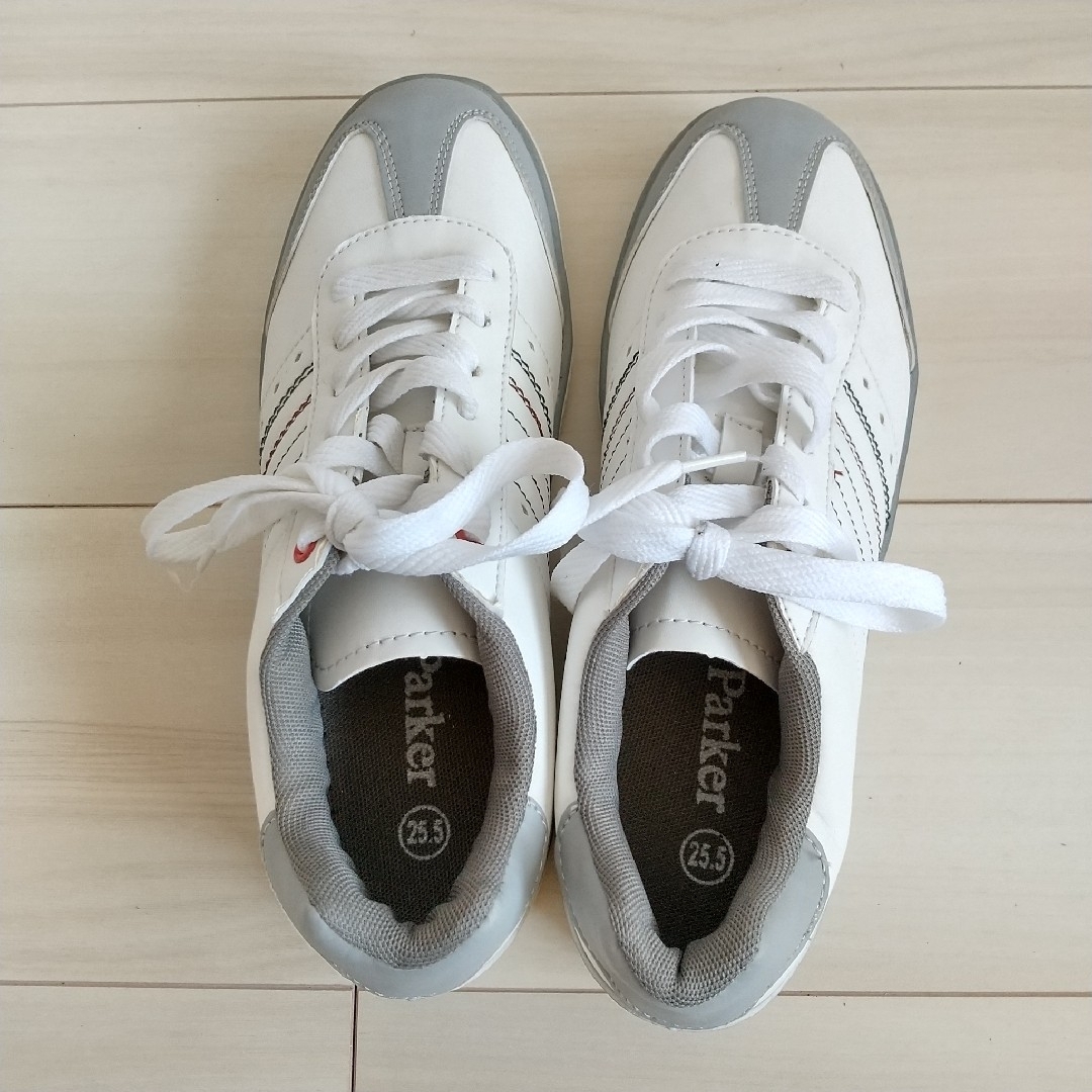 （439）Parker ホワイト×グレー スニーカー（25.5cm） メンズの靴/シューズ(スニーカー)の商品写真