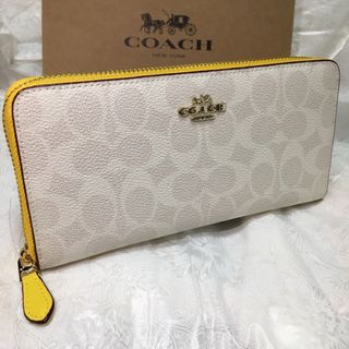 コーチ(COACH)の贈り物にも☆コーチ 幸運のおしゃれイエロー×ホワイト　長財布(財布)