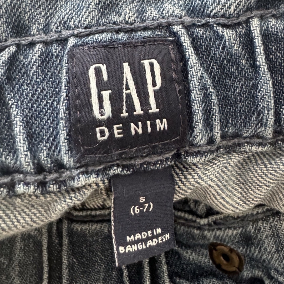 GAP Kids(ギャップキッズ)のgap デニム 125cm 6.7歳 ボーイズ風　長ズボン キッズ/ベビー/マタニティのキッズ服女の子用(90cm~)(パンツ/スパッツ)の商品写真