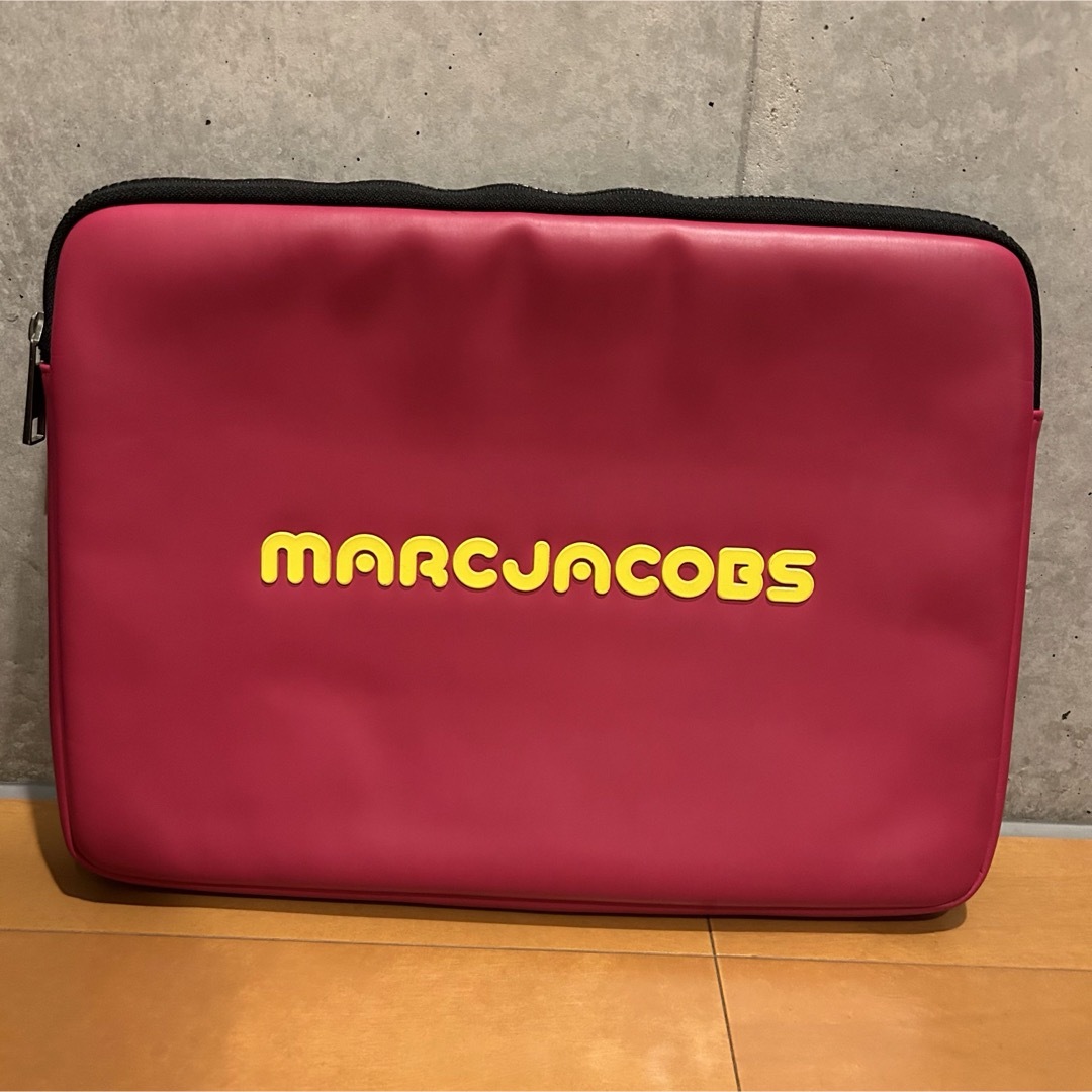 MARC JACOBS(マークジェイコブス)のMARC JACOBS PCケース スマホ/家電/カメラのPC/タブレット(PC周辺機器)の商品写真