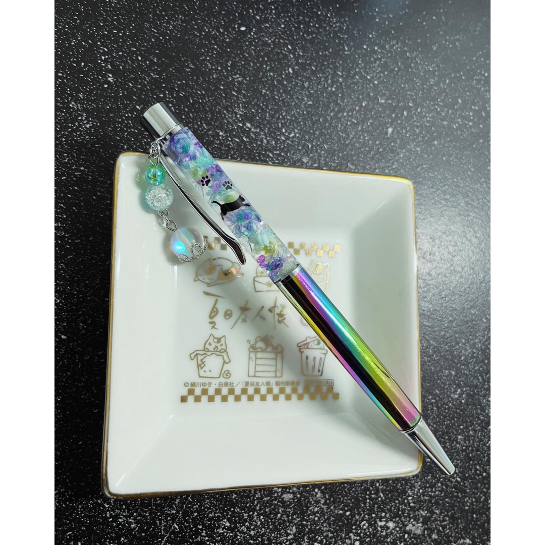 黒猫 ハーバリウムボールペン 紫青グラデ ハンドメイドの文具/ステーショナリー(その他)の商品写真