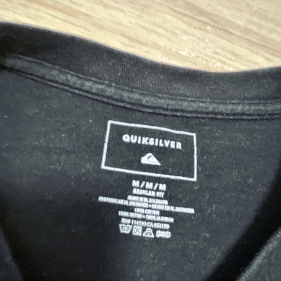 QUIKSILVER(クイックシルバー)のQUIKSILVER　Tシャツ　M　ブラック　黒　プリント　ロゴ　USA古着 メンズのトップス(Tシャツ/カットソー(半袖/袖なし))の商品写真