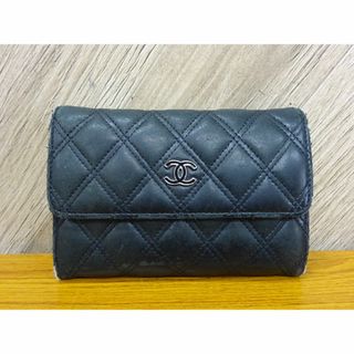 シャネル(CHANEL)のK池085/ CHANEL シャネル 二つ折り レザー 財布 (財布)