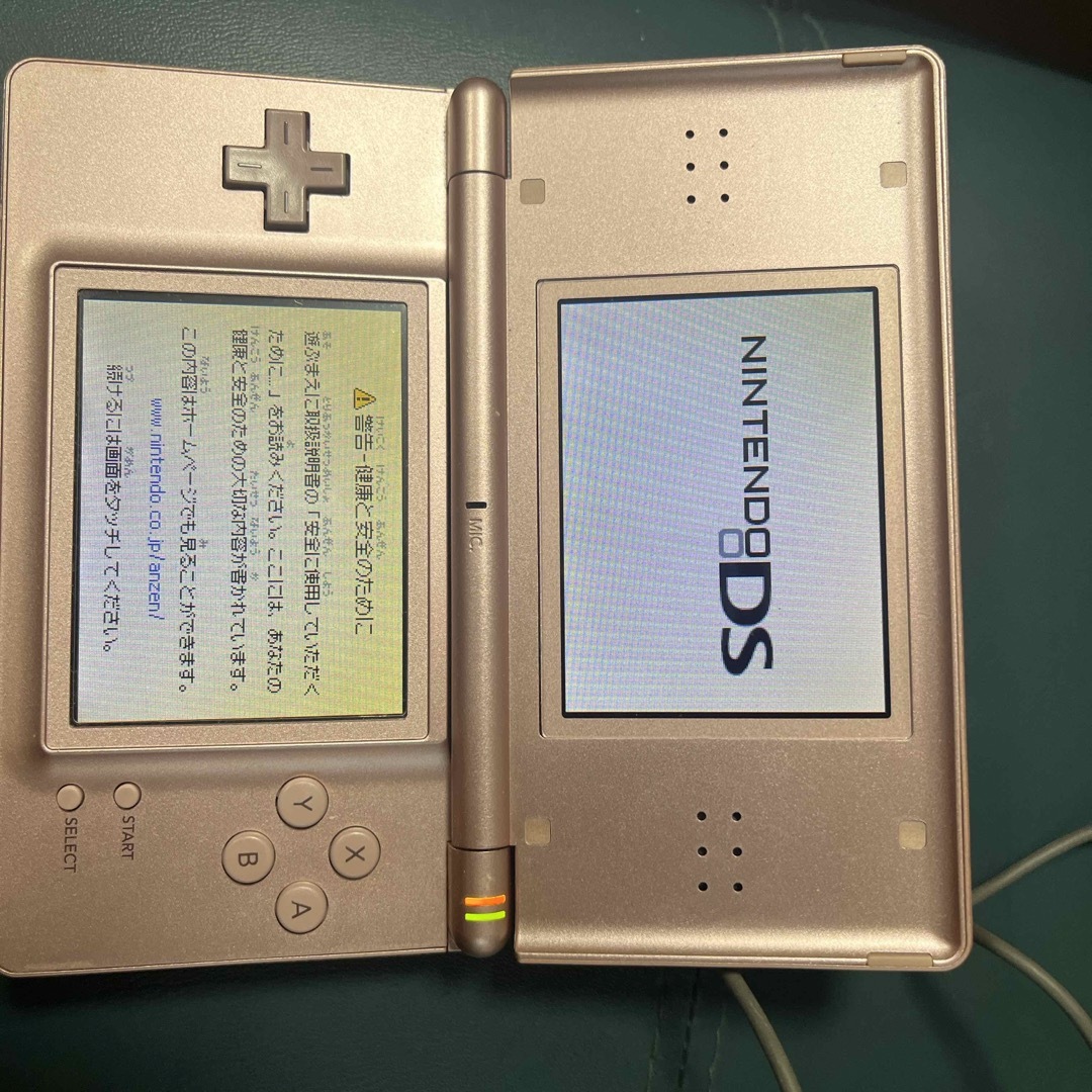 ニンテンドーDS(ニンテンドーDS)のニンテンドーDSライト本体ピンク エンタメ/ホビーのゲームソフト/ゲーム機本体(携帯用ゲーム機本体)の商品写真