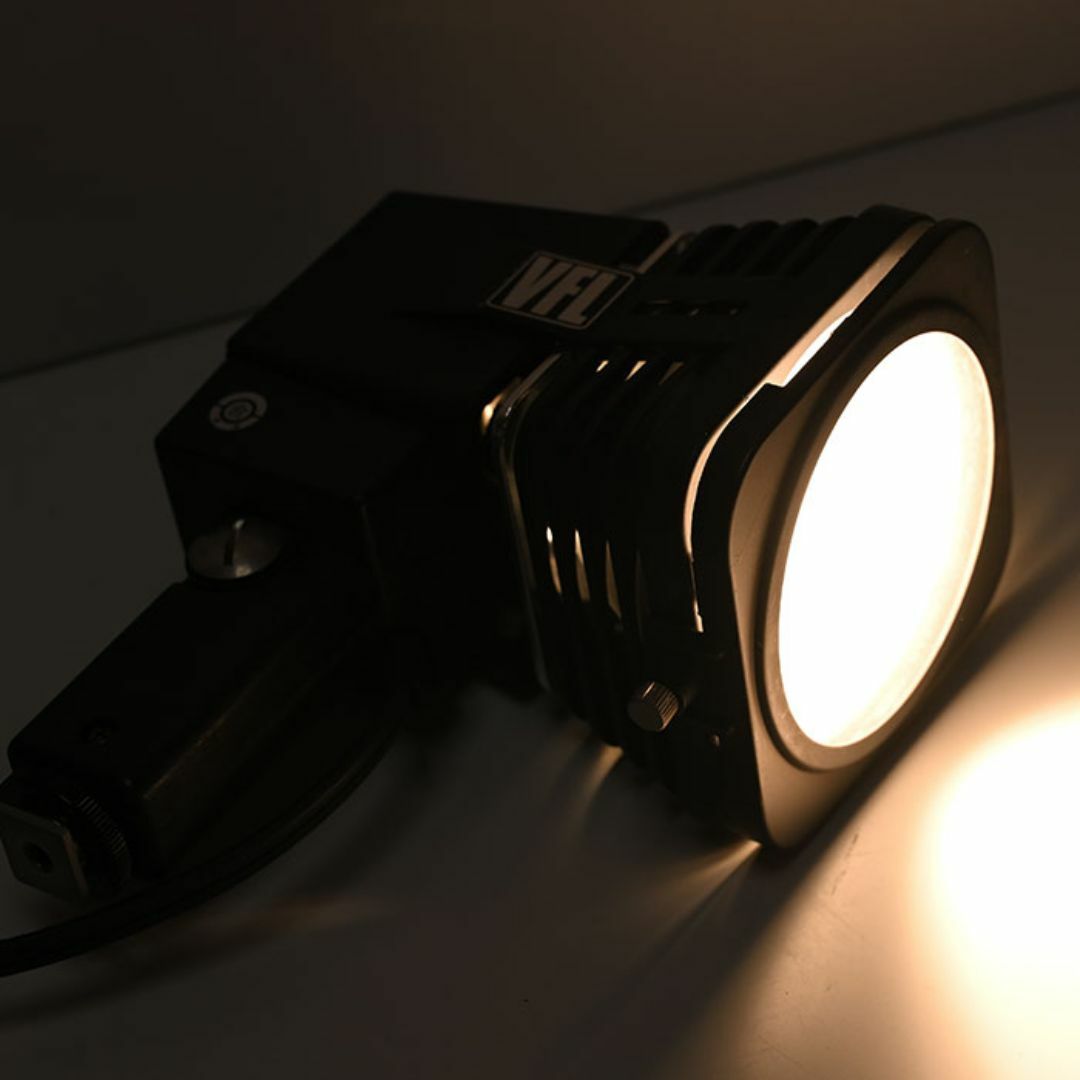 東芝ライテック300Wライト スマホ/家電/カメラのカメラ(ストロボ/照明)の商品写真
