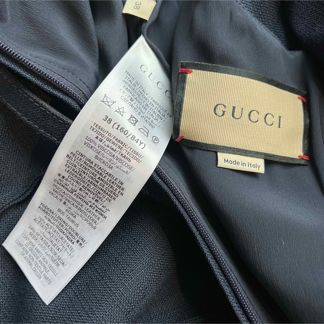 Gucci(グッチ)の極美品　GUCCI グッチ　2022 ベルト付　ネイビー　ワンピース　ゴールド レディースのワンピース(ひざ丈ワンピース)の商品写真