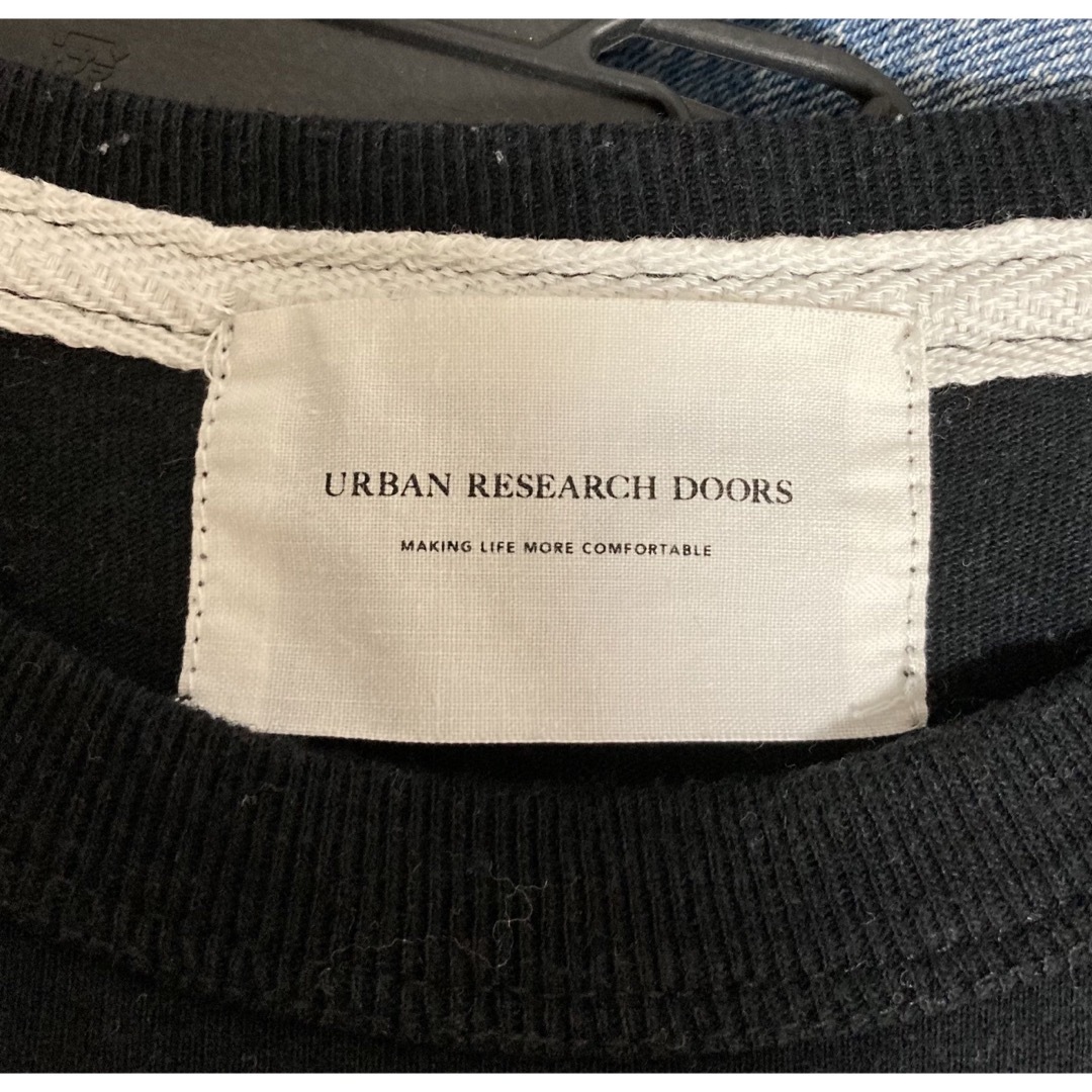 URBAN RESEARCH DOORS(アーバンリサーチドアーズ)のアーバンリサーチドアーズ　半袖 Tシャツ Lサイズ　ブラック 黒　カジュアル メンズのトップス(Tシャツ/カットソー(半袖/袖なし))の商品写真