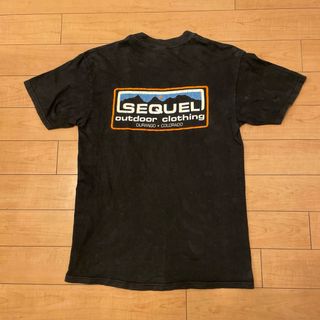 パタゴニア(patagonia)の90sンテージ米国製SEQUELシークエル デカロゴ Tシャツ アウトドアUSA(Tシャツ/カットソー(半袖/袖なし))