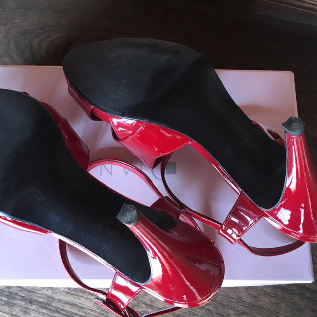 DIANA(ダイアナ)のダイアナ☆エナメルサンダル レディースの靴/シューズ(サンダル)の商品写真
