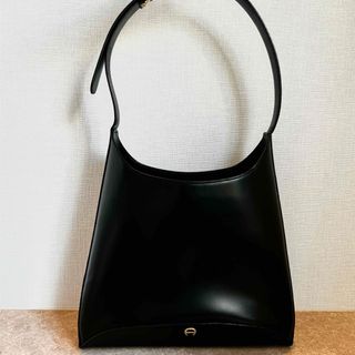 アイグナー(AIGNER)のアイグナー　ショルダーバッグ(ショルダーバッグ)