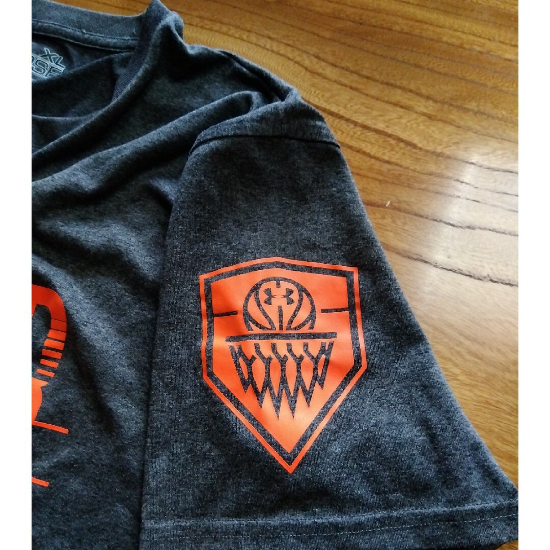 UNDER ARMOUR(アンダーアーマー)のアンダーアーマー　Tシャツ メンズのトップス(Tシャツ/カットソー(半袖/袖なし))の商品写真