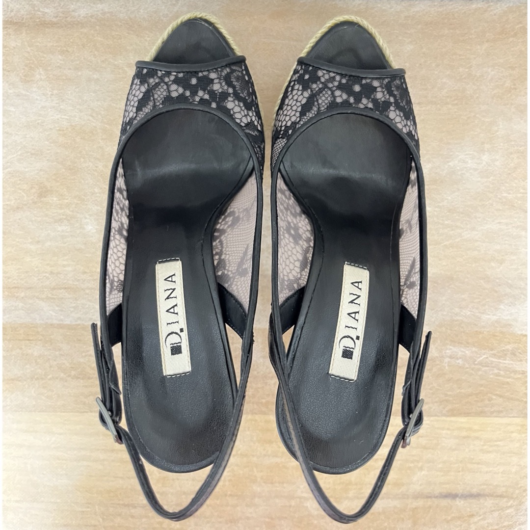 DIANA(ダイアナ)の【新品】DIANA フラワーチュールレースサンダル 黒 22.0㎝ レディースの靴/シューズ(サンダル)の商品写真