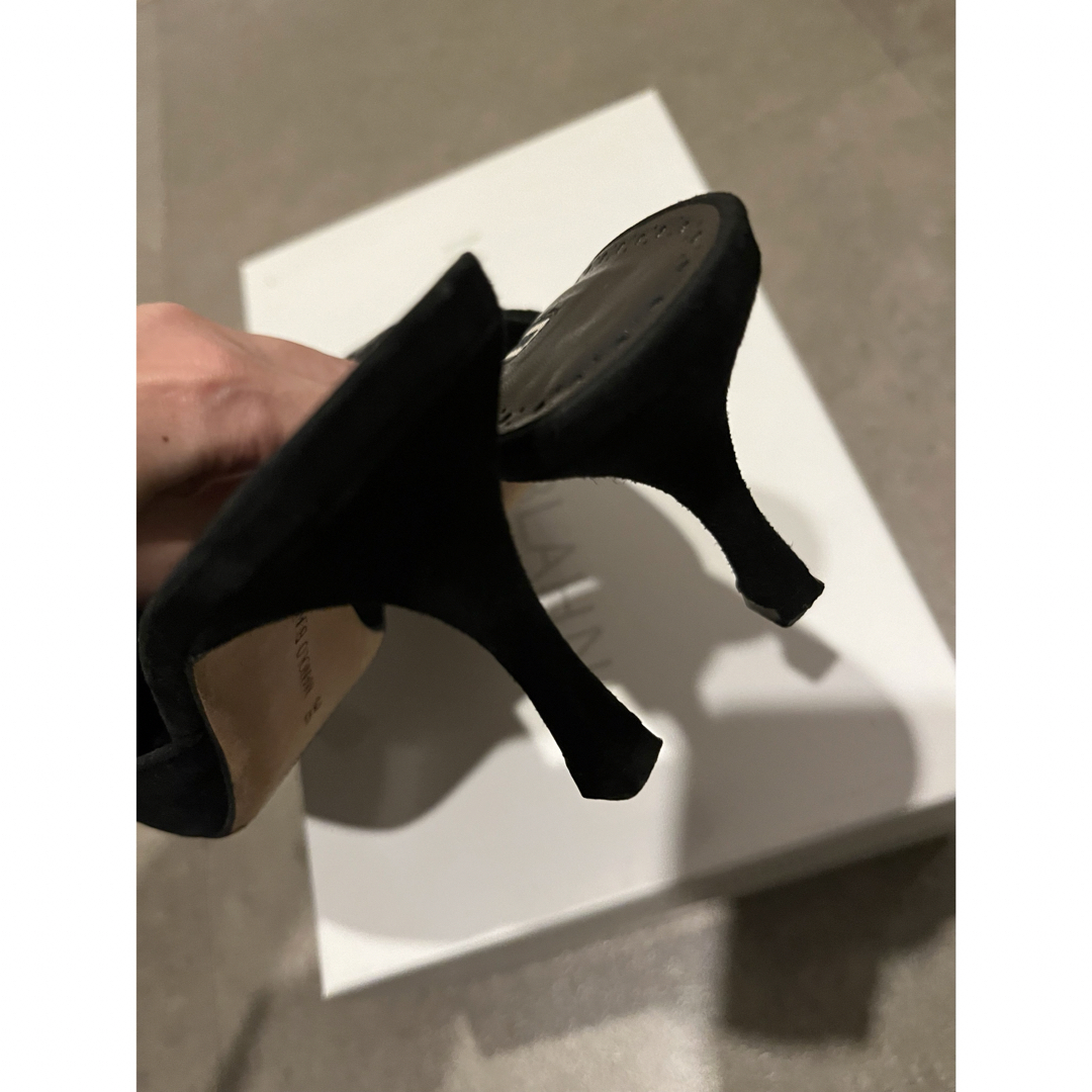 MANOLO BLAHNIK(マノロブラニク)の【裏張り済】MANOLO BLAHNIK（マノロ・ブラニク）　ミュール　黒　36 レディースの靴/シューズ(ミュール)の商品写真