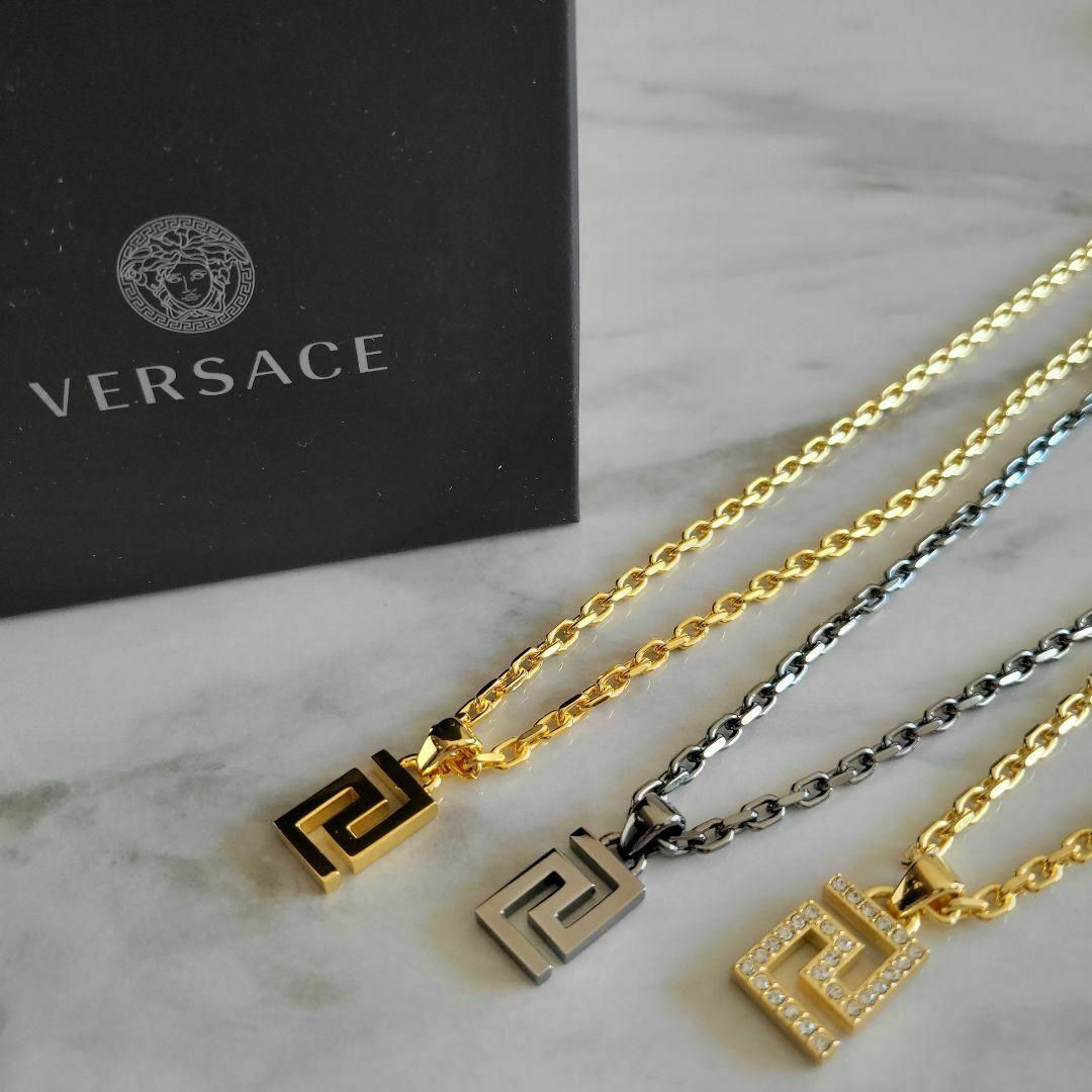 VERSACE(ヴェルサーチ)の★新品未使用★VERSACE グリーク ネックレス シルバー ヴェルサーチ メンズのアクセサリー(ネックレス)の商品写真