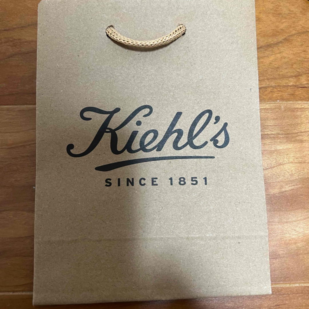 Kiehl's(キールズ)のプレゼントに最適♡キールズハンドクリームラベンダー75ml サンプル付き コスメ/美容のボディケア(ハンドクリーム)の商品写真