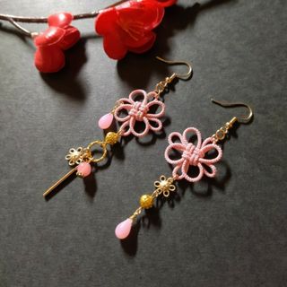 【和風】飾り結びとお花のピアス（イヤリング）（薄ピンク）【チャイナ】【着物】(ピアス)