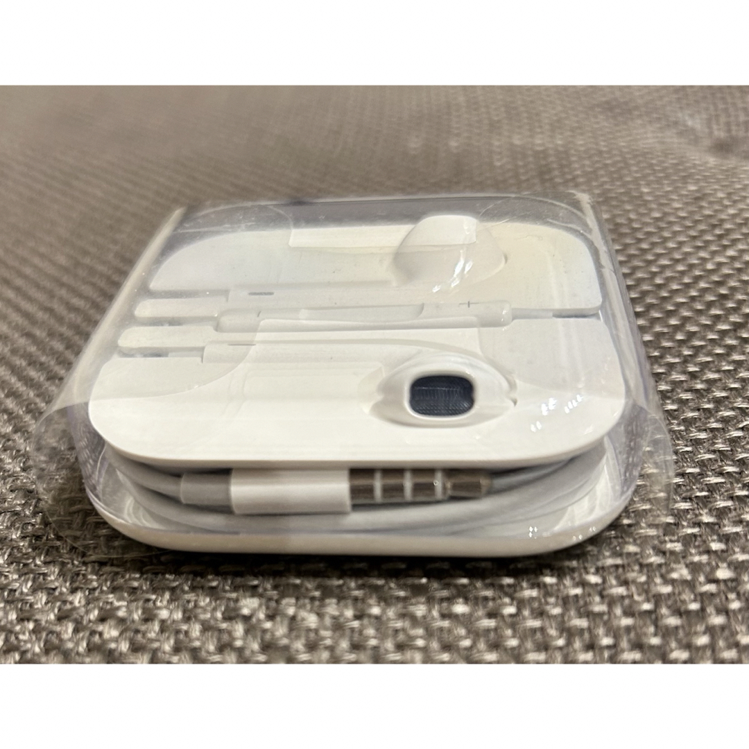 iPhone(アイフォーン)のiPhone イヤフォンマイク　差し込み型（付属品あり） スマホ/家電/カメラのオーディオ機器(ヘッドフォン/イヤフォン)の商品写真
