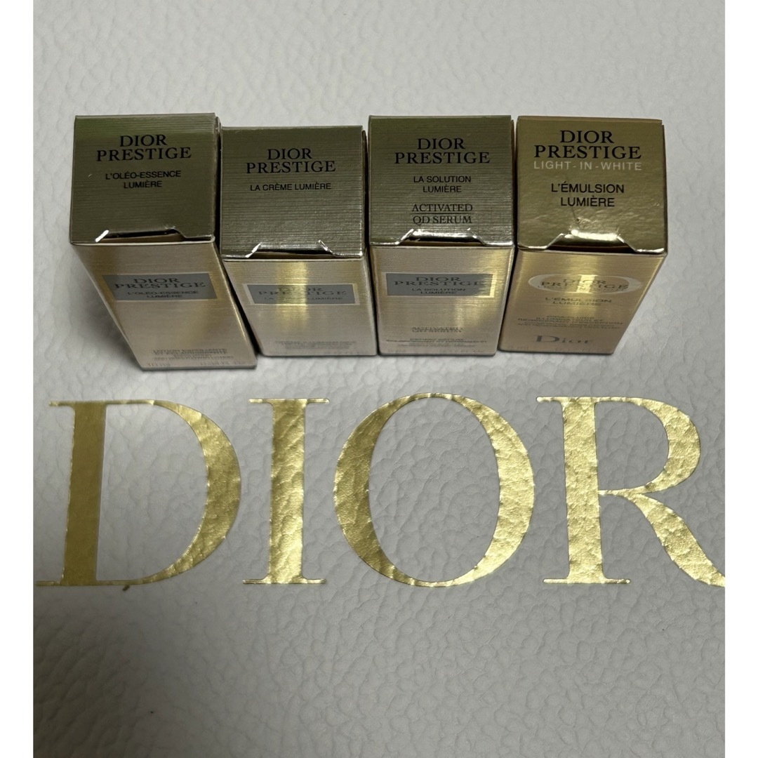 Dior(ディオール)の【未使用品】Dior プレステージ ホワイト サンプル 4点+巾着セット コスメ/美容のキット/セット(サンプル/トライアルキット)の商品写真