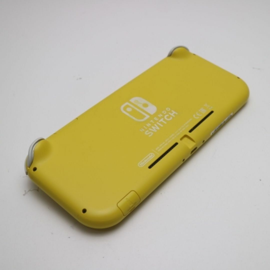 Nintendo Switch(ニンテンドースイッチ)のNintendo Switch Lite イエロー  M666 エンタメ/ホビーのゲームソフト/ゲーム機本体(携帯用ゲーム機本体)の商品写真