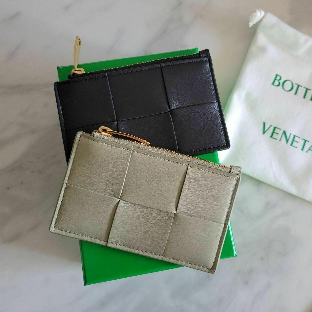 Bottega Veneta(ボッテガヴェネタ)の★新品未使用★ボッテガヴェネタ カセット フラグメントケース トラバーチン レディースのファッション小物(財布)の商品写真