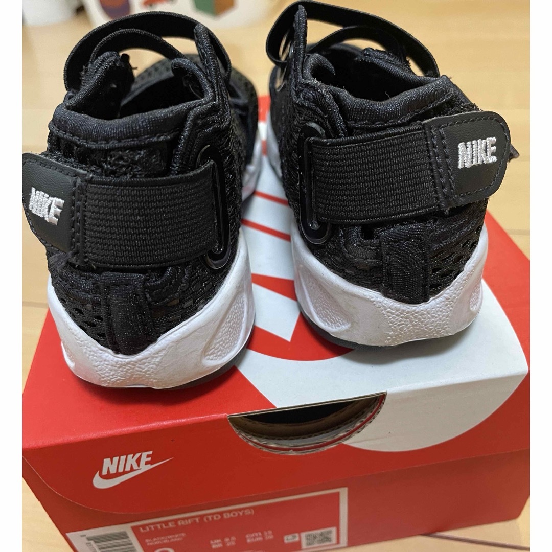 NIKE(ナイキ)のNIKE リトルリフト　15センチ　ブラック。 キッズ/ベビー/マタニティのキッズ靴/シューズ(15cm~)(スニーカー)の商品写真