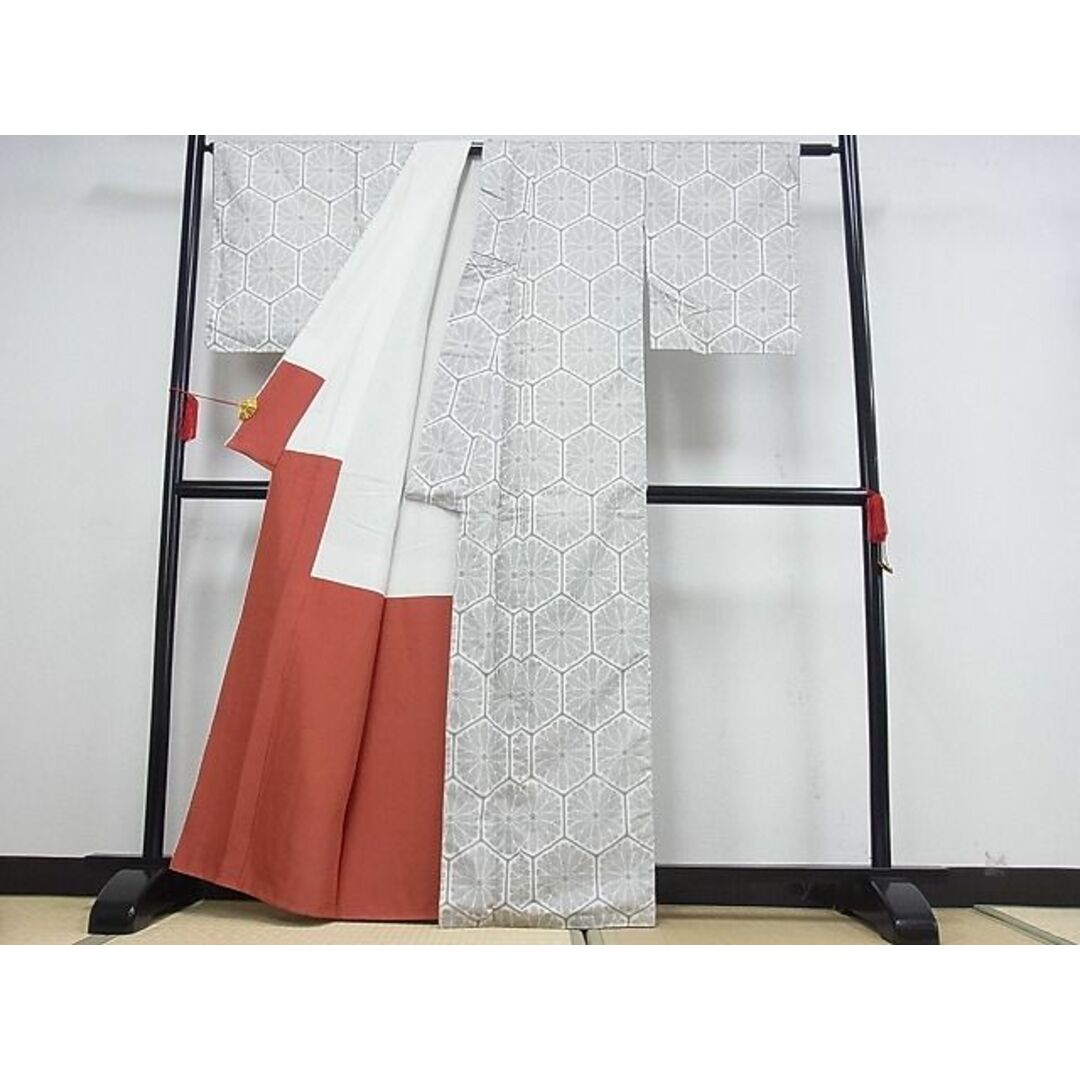 平和屋川間店■村山大島紬　亀甲花文　着丈157cm　裄丈64cm　正絹　逸品　A-cs3172 レディースの水着/浴衣(着物)の商品写真