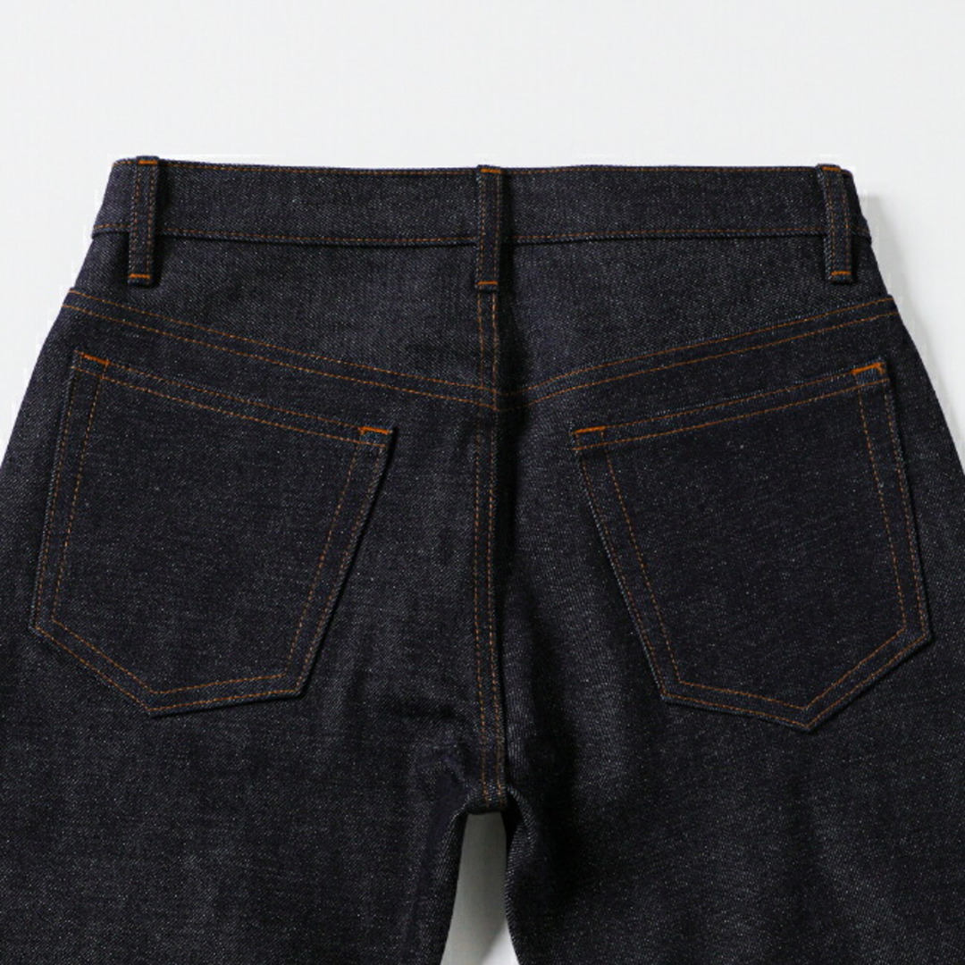 A.P.C(アーペーセー)のアー・ぺー・セー A.P.C. パンツ アパレル メンズ NEW STANDARD/ニュースタンダード デニムパンツ  M09001 CODBS IAI メンズのパンツ(デニム/ジーンズ)の商品写真