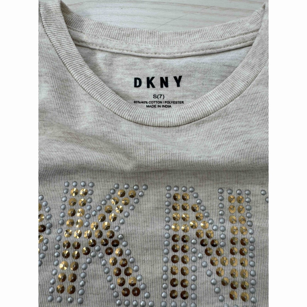 DKNY(ダナキャランニューヨーク)のDKNY   S（7） キッズ/ベビー/マタニティのキッズ服女の子用(90cm~)(Tシャツ/カットソー)の商品写真