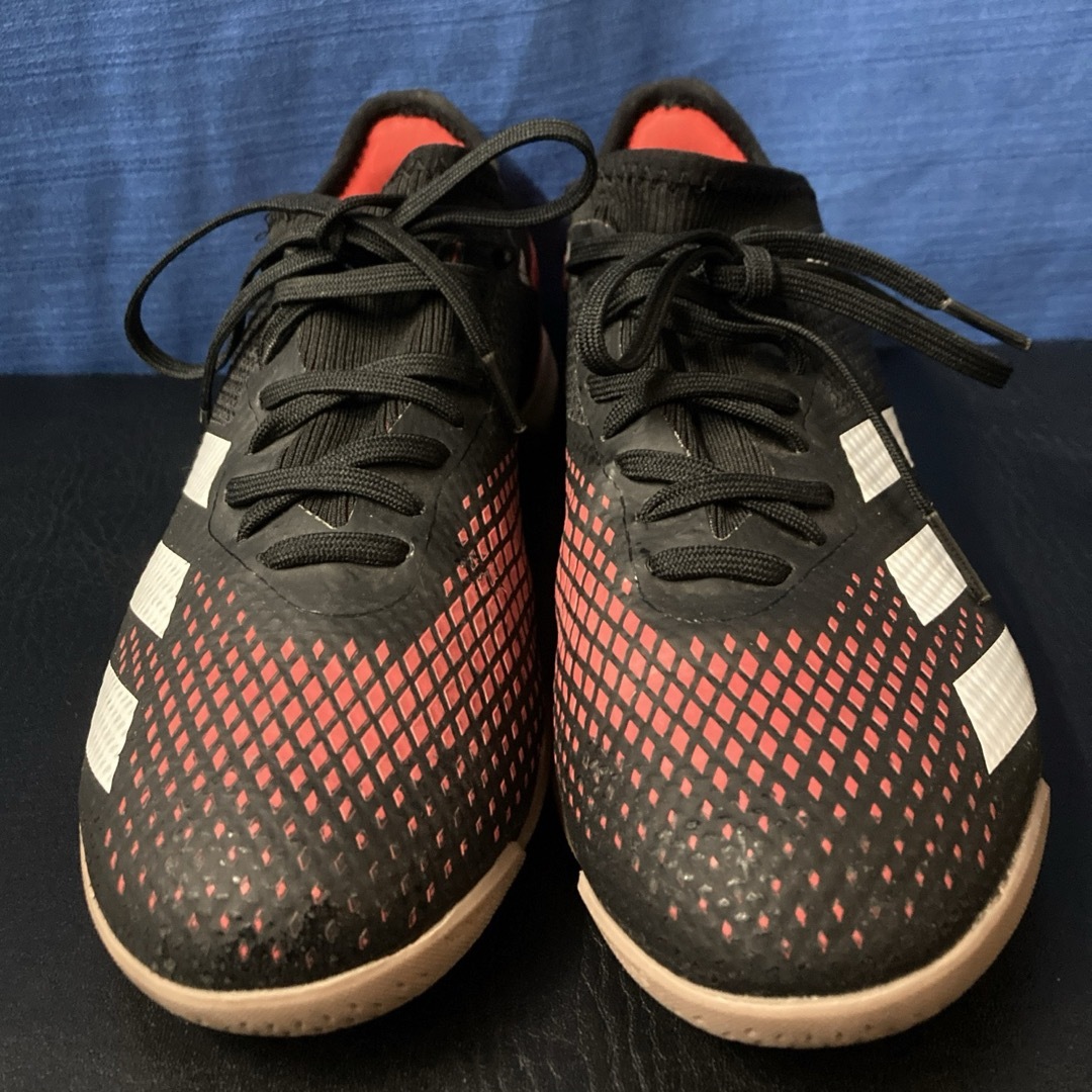 adidas(アディダス)のアディダス　プレデター　黒　白　赤　25cm メンズの靴/シューズ(スニーカー)の商品写真