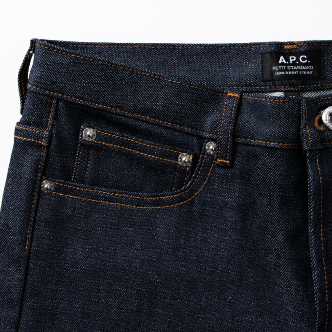 A.P.C(アーペーセー)のアー・ぺー・セー A.P.C. パンツ アパレル メンズ PETIT STANDARD デニムパンツ  M09002 COZZI IAI メンズのパンツ(デニム/ジーンズ)の商品写真