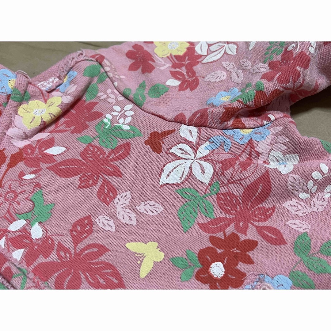 OshKosh(オシュコシュ)の１００　花柄　女の子　パーカー　フード　 キッズ/ベビー/マタニティのキッズ服女の子用(90cm~)(ジャケット/上着)の商品写真