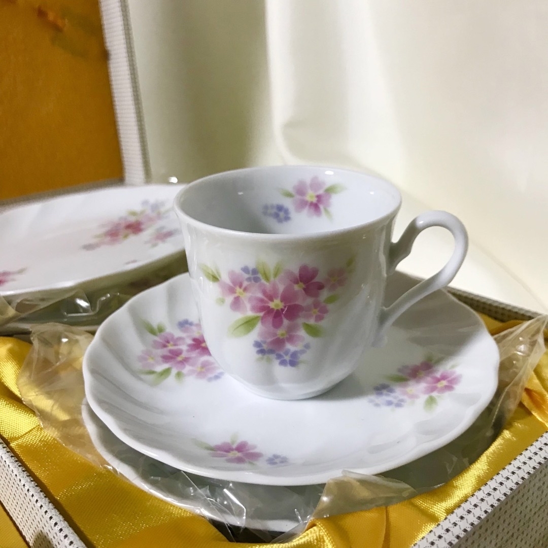 Noritake(ノリタケ)のノリタケ　ケーキ皿　6枚　カップ&ソーサー　6客　セット　千趣会　未使用品　小皿 インテリア/住まい/日用品のキッチン/食器(グラス/カップ)の商品写真