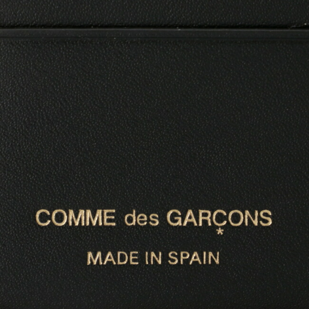 COMME des GARCONS(コムデギャルソン)のコムデギャルソン COMME DES GARCONS 財布 メンズ EMBOSS ラウンドファスナー財布  SA210EA 0001 0001 メンズのファッション小物(折り財布)の商品写真