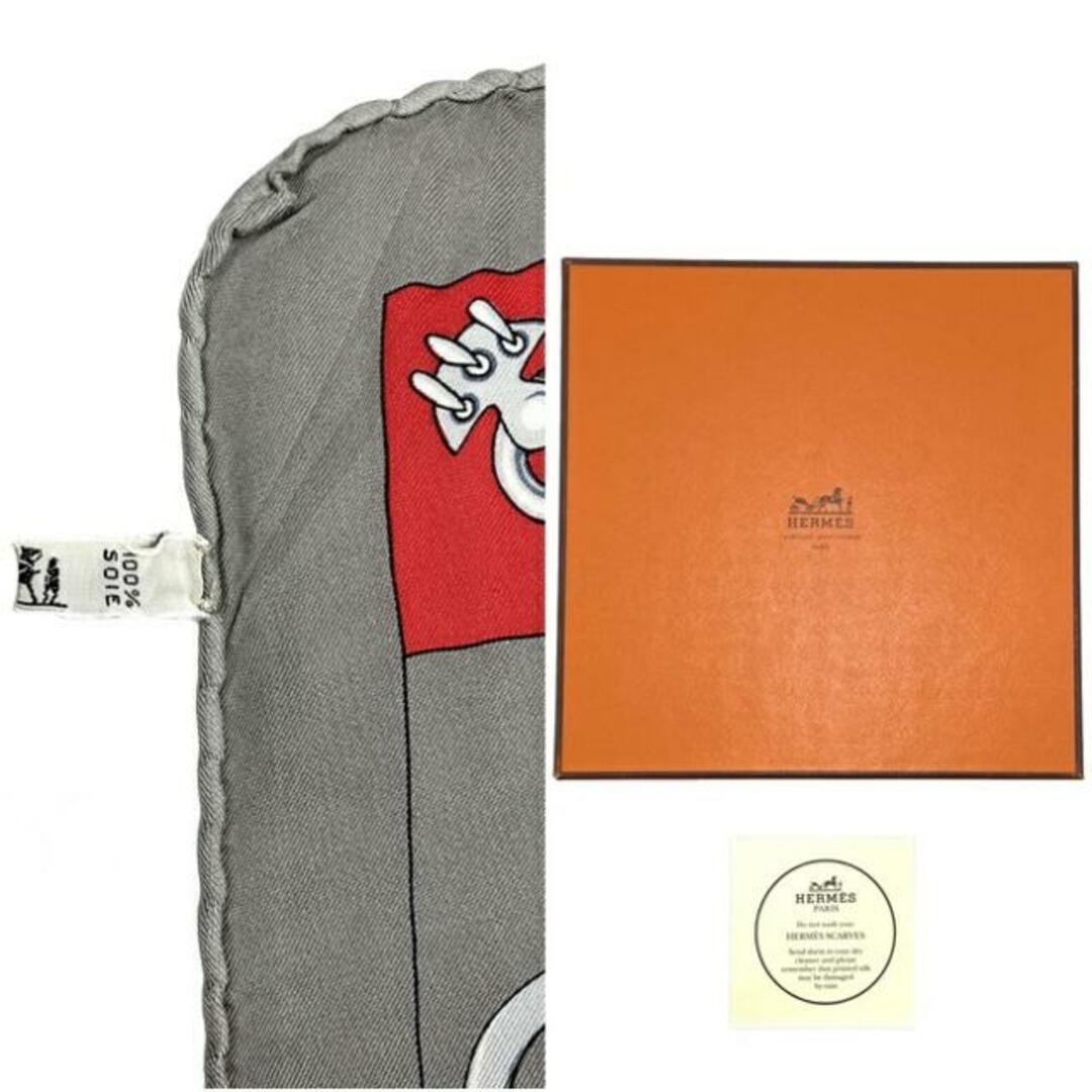 Hermes(エルメス)のエルメス スカーフ カレ 90 グレー レッド ゴールド Cliquetis カチカチ 剣 シルク 中古 HERMES 美品 クリーニング済み 定番 人気 レディース 女性 アパレル ブランド小物 コレクション インテリア アクセント レディースのファッション小物(バンダナ/スカーフ)の商品写真