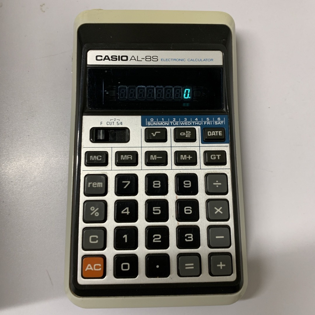 CASIO(カシオ)のカシオ　電卓　AL-8S レトロ　 インテリア/住まい/日用品のオフィス用品(OA機器)の商品写真