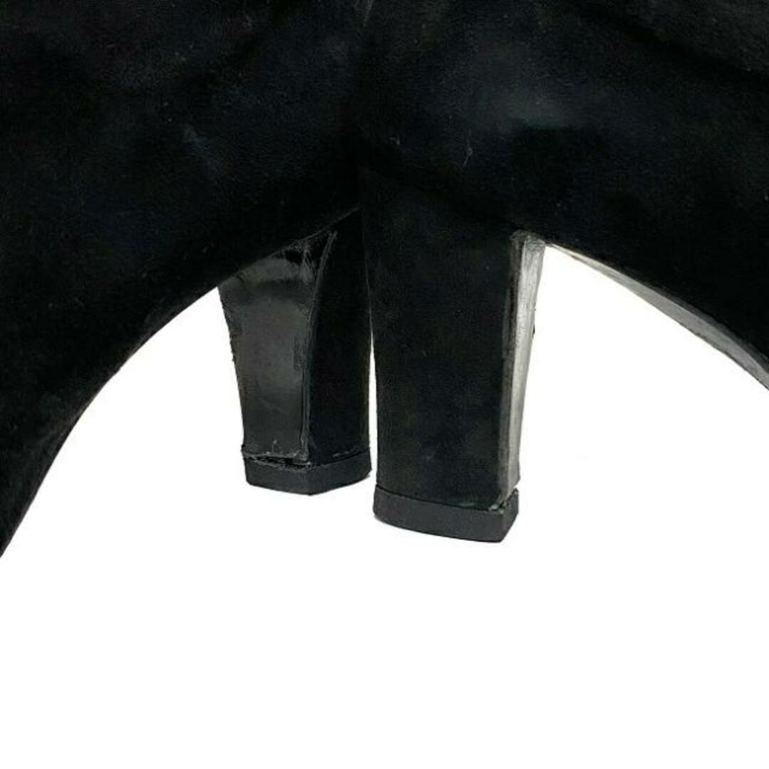 CHANEL(シャネル)のシャネル ショート ブーツ ブラック ゴールド 24.5cm スエード 中古 CHANEL 黒 チェーン ブーティー 7cm ヒール レディース 女性 シューズ 靴 スウェード アパレル ファッション 小物 定番 人気 アンクルブーツ レディースの靴/シューズ(スニーカー)の商品写真