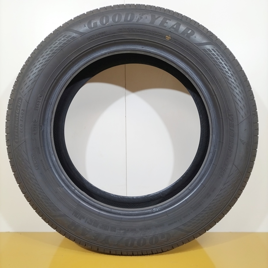 送料無料 GOODYEAR グッドイヤー 175/65R15 84H EfficientGrip ECO EG02 夏タイヤ サマータイヤ 4本セット [ A3548 ] 【中古タイヤ】 自動車/バイクの自動車(タイヤ・ホイールセット)の商品写真