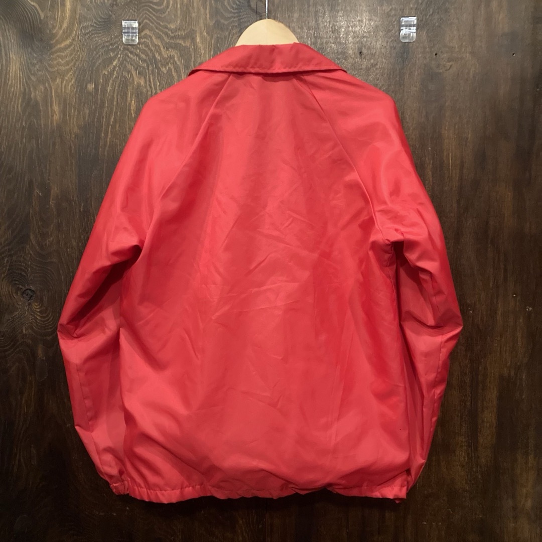 アメリカ古着 Cardinal ナイロンジャケット コーチジャケット 赤 S メンズのジャケット/アウター(ナイロンジャケット)の商品写真