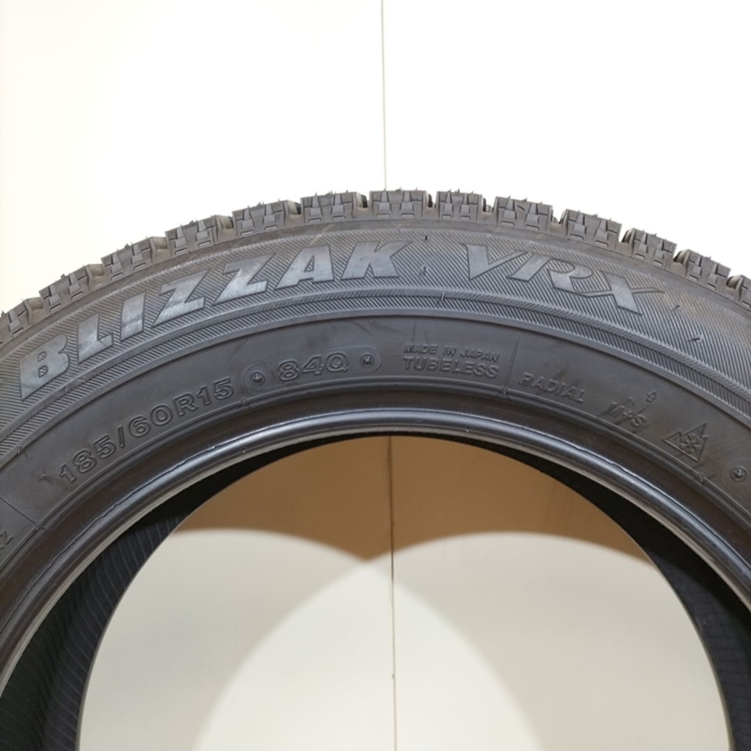 送料無料 BRIDGESTONE ブリヂストン 185/60R15 84Q BLIZZAK VRX 冬タイヤ スタッドレスタイヤ 4本セット [ W2798 ] 【中古タイヤ】 自動車/バイクの自動車(タイヤ・ホイールセット)の商品写真