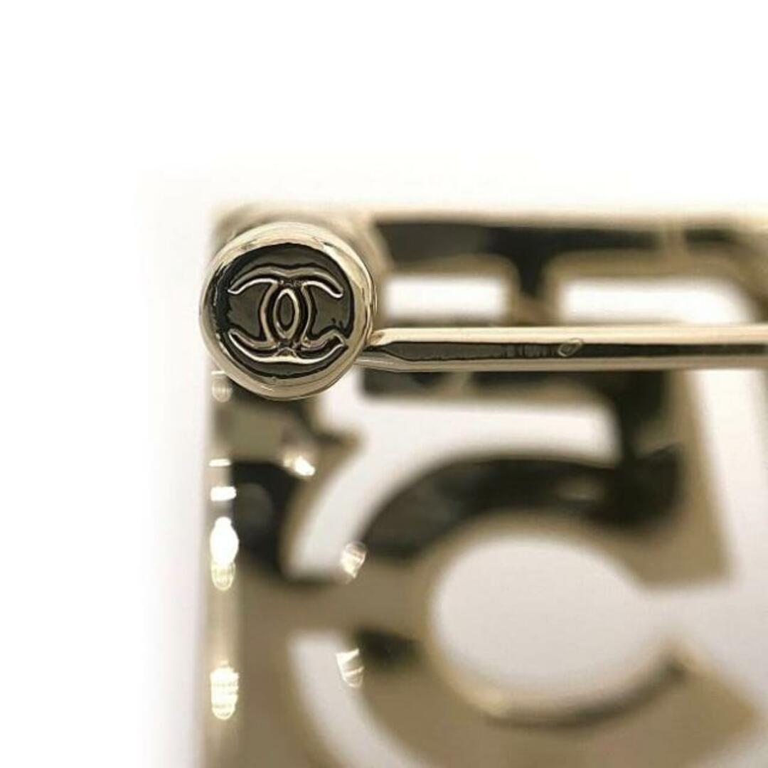 CHANEL - シャネル ブローチ ゴールド ホワイト NO5 美品 GP CHANEL - シャネル ブローチ ゴールド ホワイト NO5 美品 GP