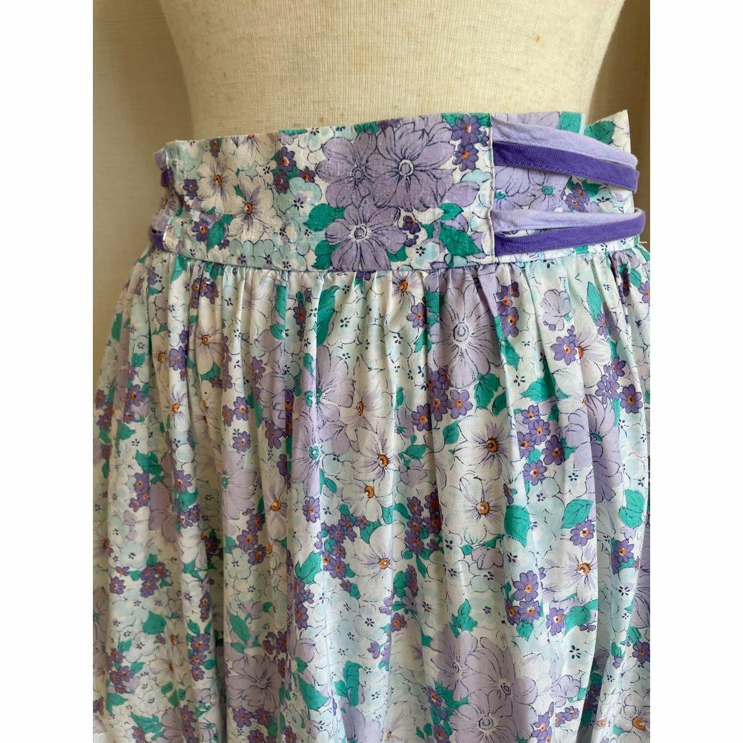 VINTAGE(ヴィンテージ)の80Sヴィンテージ　ルーシーリンデン　小花柄　ティアードスカート　リボン紐 レディースのスカート(ロングスカート)の商品写真