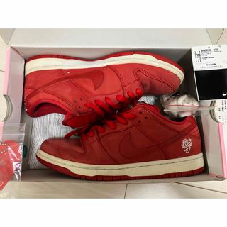 ガールズドントクライ(Girls Don't Cry)のgirls don't cry x NIKE SB dunk low RED(スニーカー)